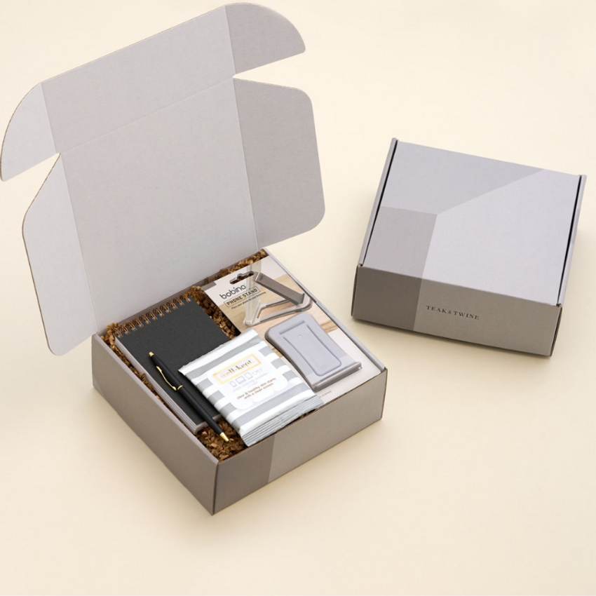 custom tech office gift box luggage tag pen notebook