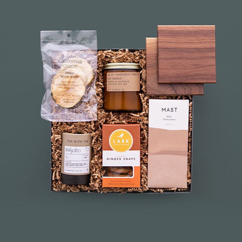 autumn corporate gift box cookies and tea